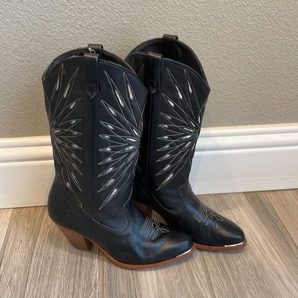 Dingo Boots - Picture 2 of 8